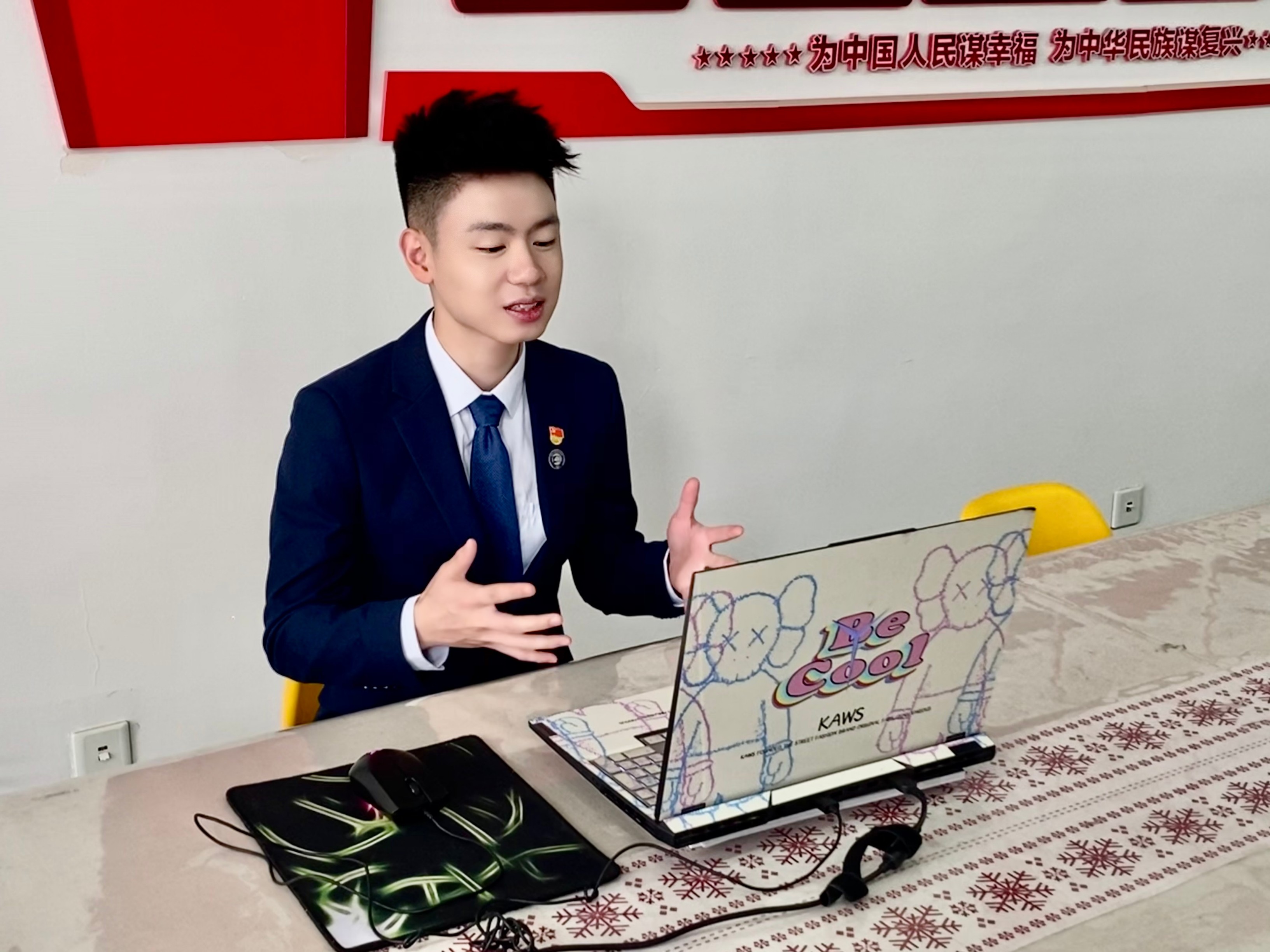 石睿昊比赛现场(1).jpg