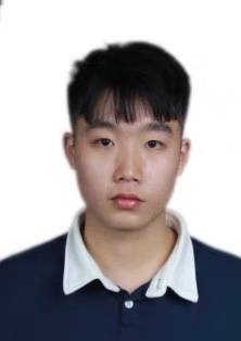 20205301072——吴宇豪——寸照.jpg